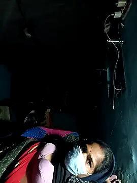 Snapshot of Hot-honi chatting on 11.13.25 Hot-honi online show from 11.13.25