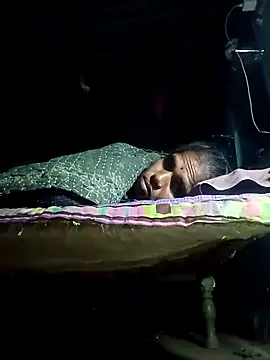 Snapshot of Hot-honi chatting on 11.15.25 Hot-honi online show from 11.15.25