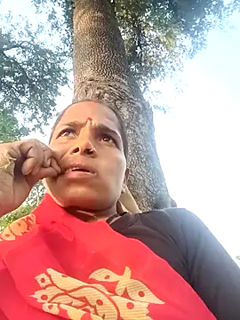 Snapshot of Hot-honi chatting on 11.21.25 Hot-honi online show from 11.21.25