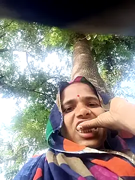 Snapshot of Hot-honi chatting on 11.22.25 Hot-honi online show from 11.22.25