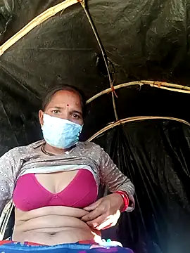 Snapshot of Hot-honi chatting on 12.16.25 Hot-honi online show from 12.16.25