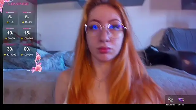 Snapshot of DaddysLittleSlutfox chatting on 11.25.25 DaddysLittleSlutfox online show from 11.25.25