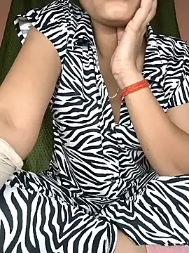 Snapshot of Hott_Archana chatting on 11.20.25 Hott Archana online show from 11.20.25