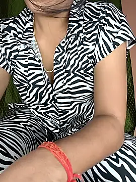 Snapshot of Hott_Archana chatting on 11.27.25 Hott Archana online show from 11.27.25