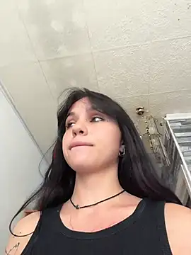 Snapshot of VendiMur chatting on 06.18.26 VendiMur online show from 06.18.26
