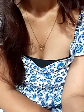 Snapshot of siya_rani67 chatting on 10.23.25 siya rani67 online show from 10.23.25