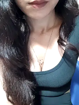 Snapshot of siya_rani67 chatting on 10.24.25 siya rani67 online show from 10.24.25