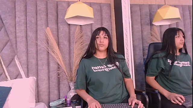 Snapshot of GraceWalker chatting on 09.25.25 GraceWalker online show from 09.25.25