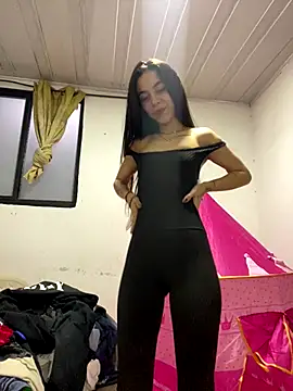 Snapshot of sashaxxx1630 chatting on 10.12.25 sashaxxx1630 online show from 10.12.25