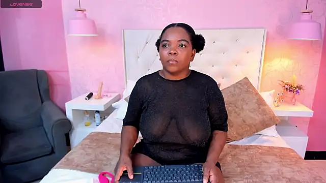 EvaaTayson online show from 10.12.25