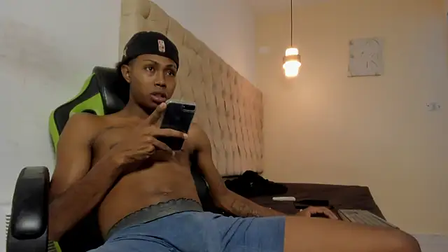 Jax Maliq online show from 10.28.25