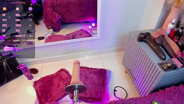 Mia Valentine  online show from 02.26.26