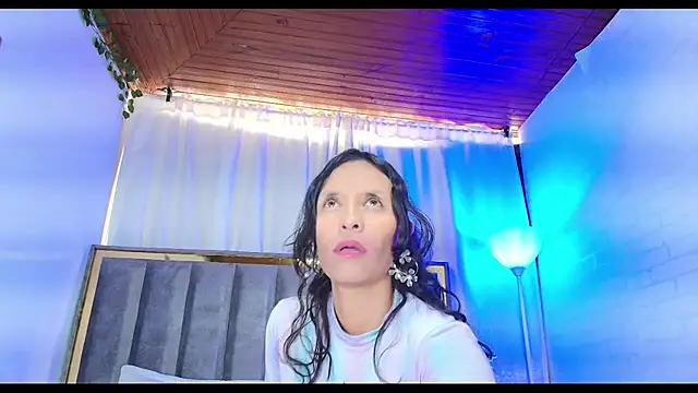 Snapshot of maraa_X chatting on 09.26.25 maraa X online show from 09.26.25