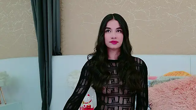 Snapshot of MiaDunoff chatting on 12.01.25 MiaDunoff online show from 12.01.25