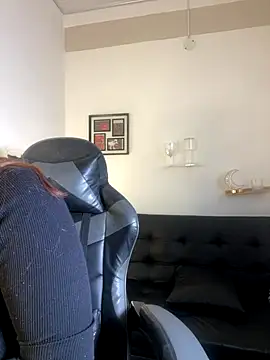 Snapshot of RedVelvet_Dream chatting on 11.18.25 RedVelvet Dream online show from 11.18.25