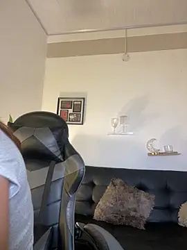 Snapshot of RedVelvet_Dream chatting on 11.25.25 RedVelvet Dream online show from 11.25.25