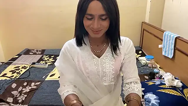 Snapshot of LuvLayla chatting on 02.06.26 LuvLayla online show from 02.06.26