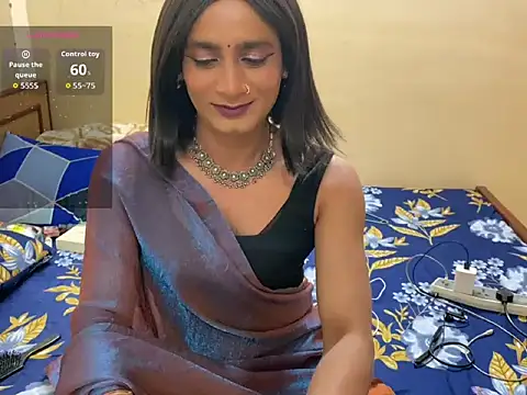 Snapshot of LuvLayla chatting on 04.10.26 LuvLayla online show from 04.10.26