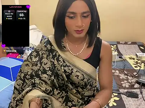 Snapshot of LuvLayla chatting on 04.16.26 LuvLayla online show from 04.16.26