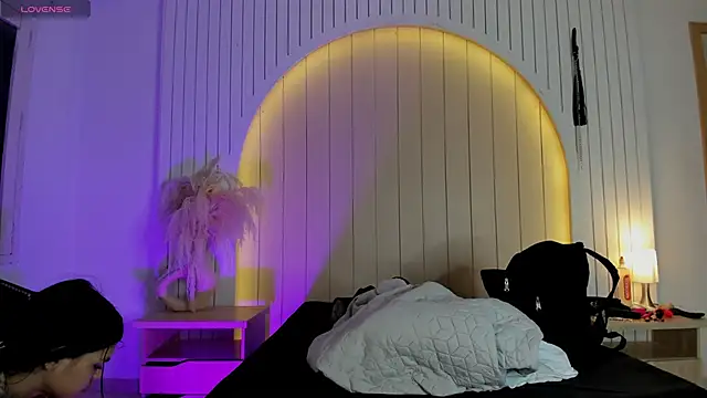 ALICESANDOVAL online show from 04.15.26