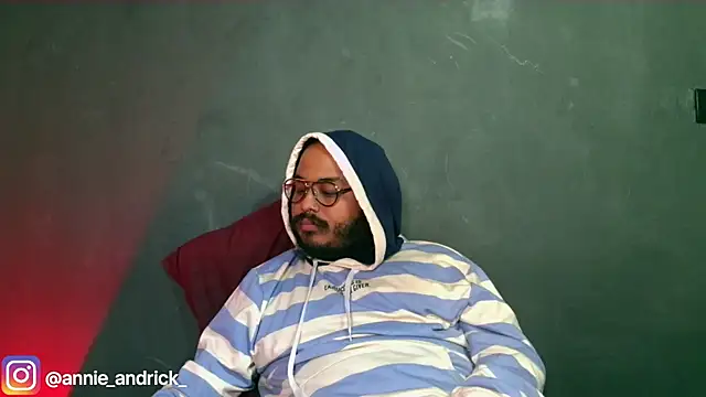  leda swan  online show from 11.10.25