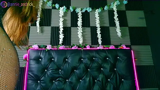  leda swan  online show from 02.06.26