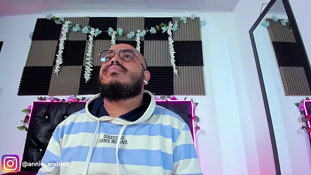  leda swan  online show from 04.22.26