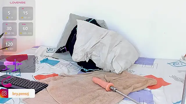 Snapshot of bryXonStorm chatting on 10.05.25 bryXonStorm online show from 10.05.25