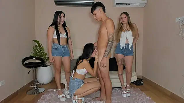 Goodlatin girls online show from 09.19.25