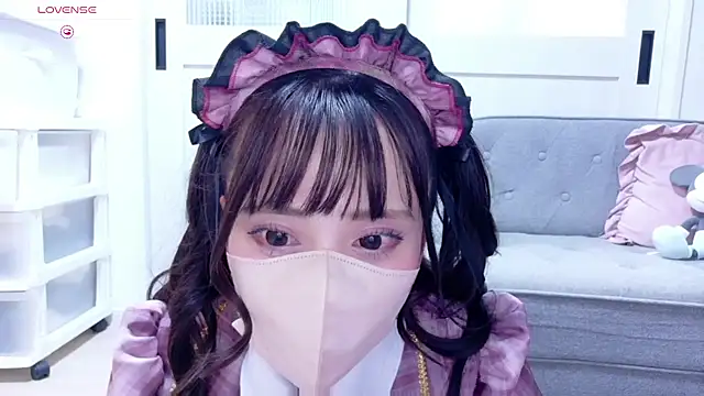 YURi luv online show from 10.27.25