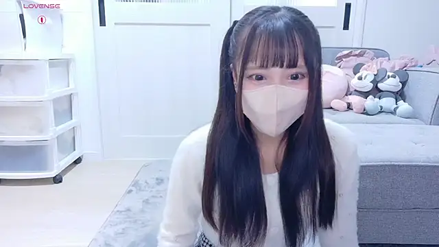 YURi luv online show from 11.06.25