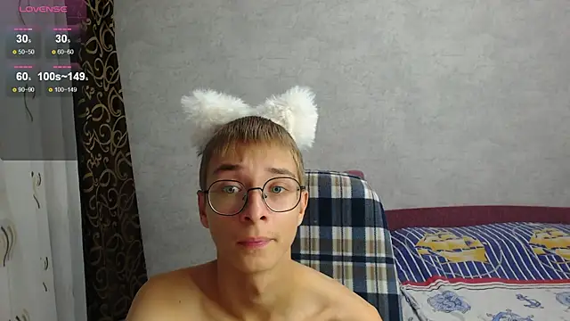 Snapshot of glasses_cat chatting on 09.09.25 glasses cat online show from 09.09.25
