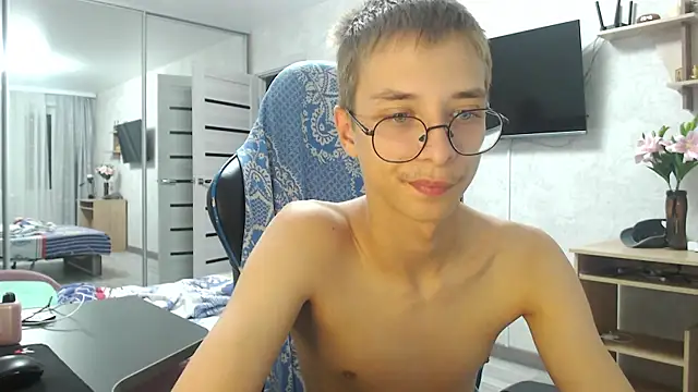 glasses cat online show from 07.26.26
