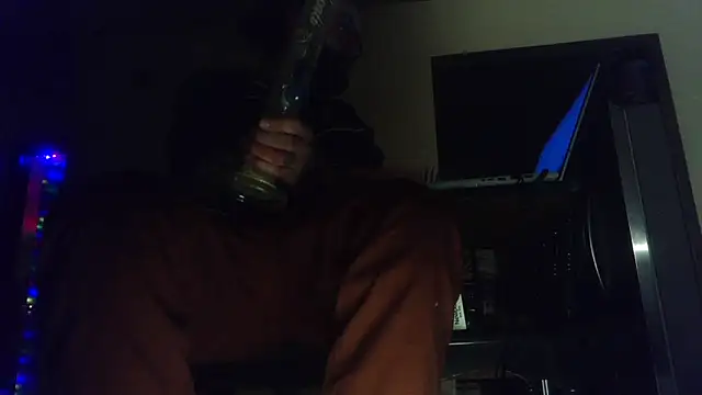 Snapshot of hungspundick1 chatting on 11.18.25 hungspundick1 online show from 11.18.25