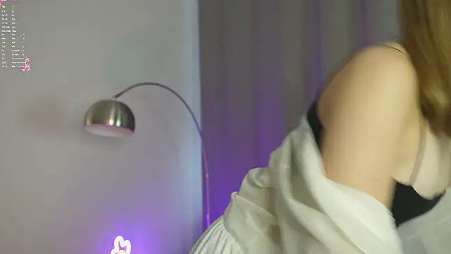 Lina Glow online show from 09.19.25