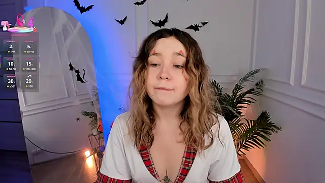 Lina Glow online show from 10.31.25