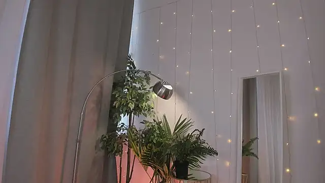 Lina Glow online show from 04.01.26