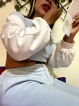 Snapshot of JesicaHorny69 chatting on 10.15.25 JesicaHorny69 online show from 10.15.25
