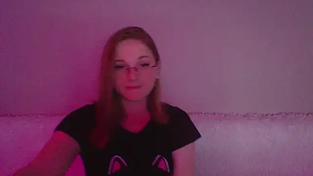 Snapshot of Star_Girlish chatting on 10.24.25 Star Girlish online show from 10.24.25