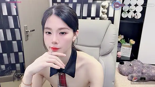 Snapshot of Yueyue-MM chatting on 06.12.26 Yueyue-MM online show from 06.12.26