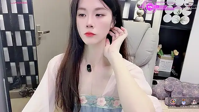 Snapshot of Yueyue-MM chatting on 06.30.26 Yueyue-MM online show from 06.30.26