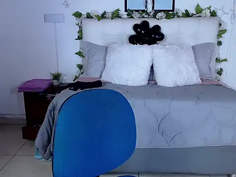 Aliciacute   online show from 01.17.26