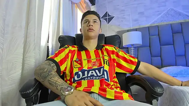 liaamsmiith  online show from 10.21.25