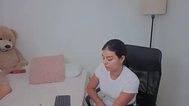 valerihouse online show from 10.17.25