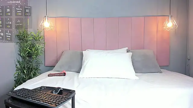 AariaLove online show from 11.01.25