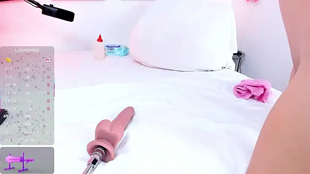 Snapshot of little_ivonne chatting on 11.05.25 little ivonne online show from 11.05.25