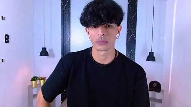 Snapshot of Franvill_Trato chatting on 10.02.25 Franvill Trato online show from 10.02.25