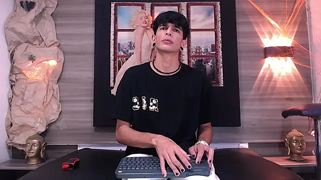 Snapshot of Franvill_Trato chatting on 10.25.25 Franvill Trato online show from 10.25.25