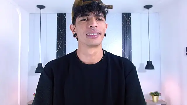 Snapshot of Franvill_Trato chatting on 10.27.25 Franvill Trato online show from 10.27.25