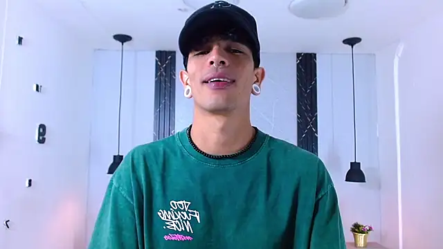 Snapshot of Franvill_Trato chatting on 11.01.25 Franvill Trato online show from 11.01.25